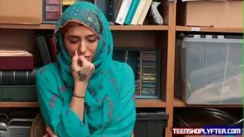 Hot Muslim Teen Shoplyfter Caught & Harassed